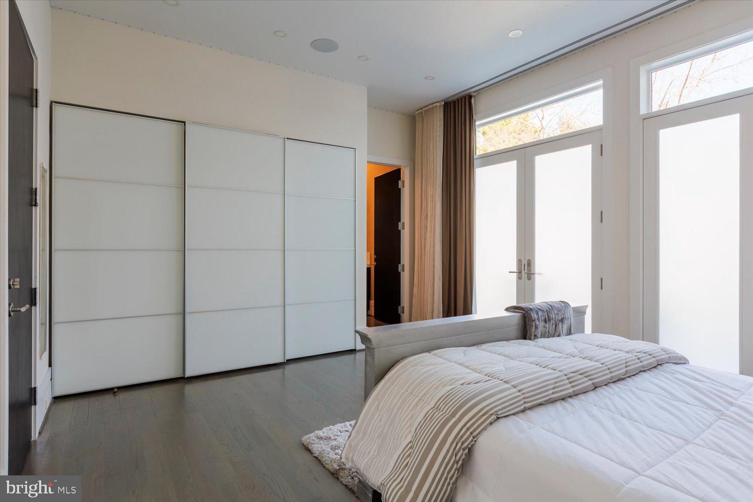 FOREST HILLS - Residential