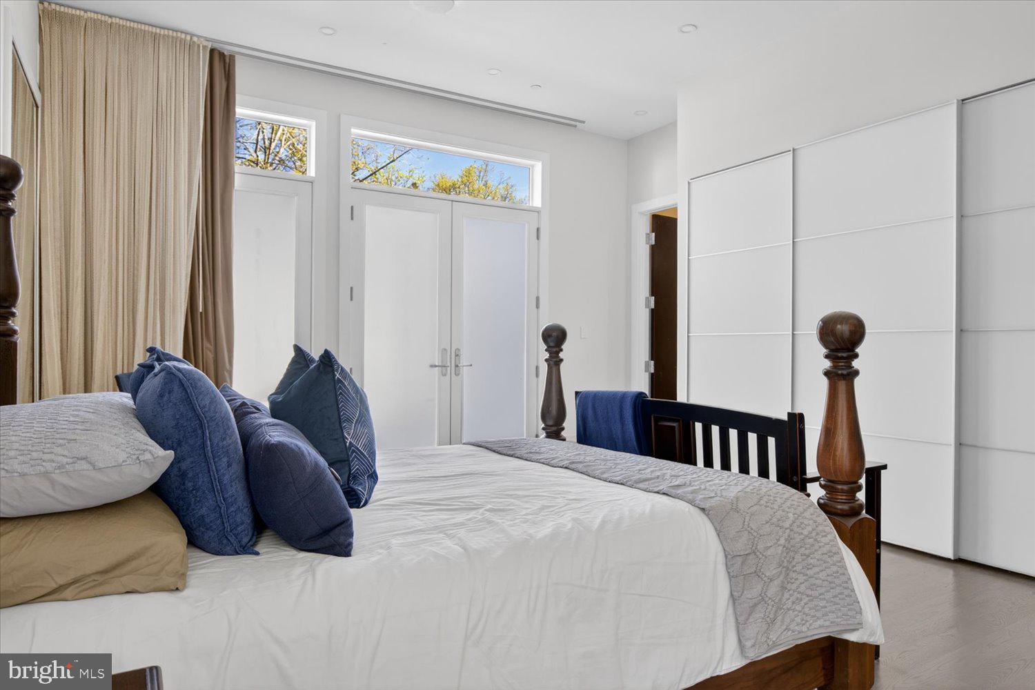 FOREST HILLS - Residential