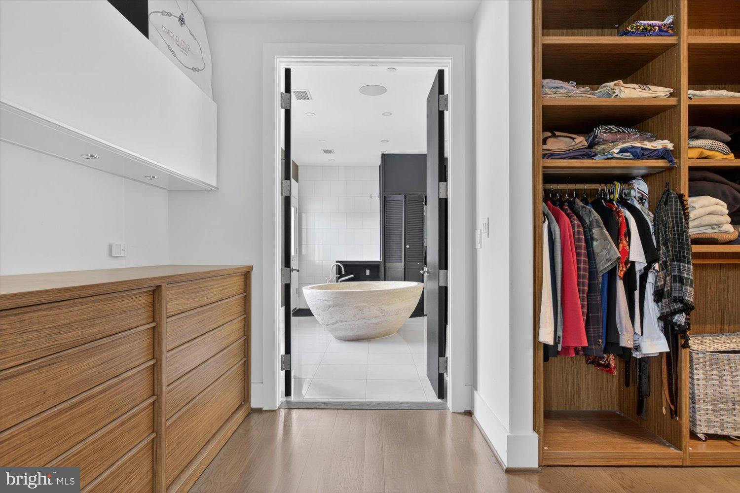 FOREST HILLS - Residential