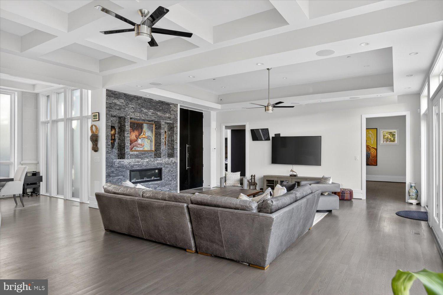 FOREST HILLS - Residential
