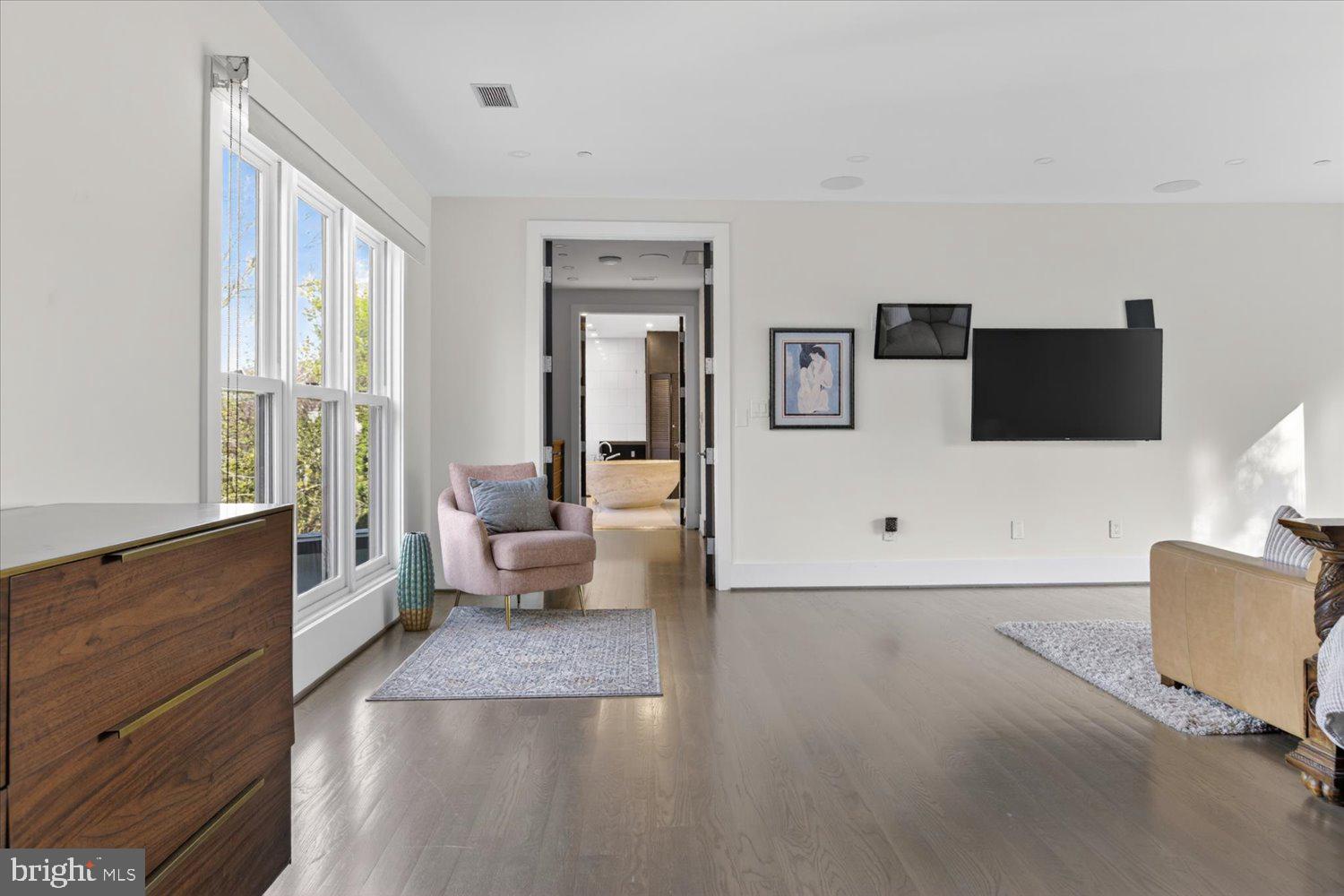 FOREST HILLS - Residential