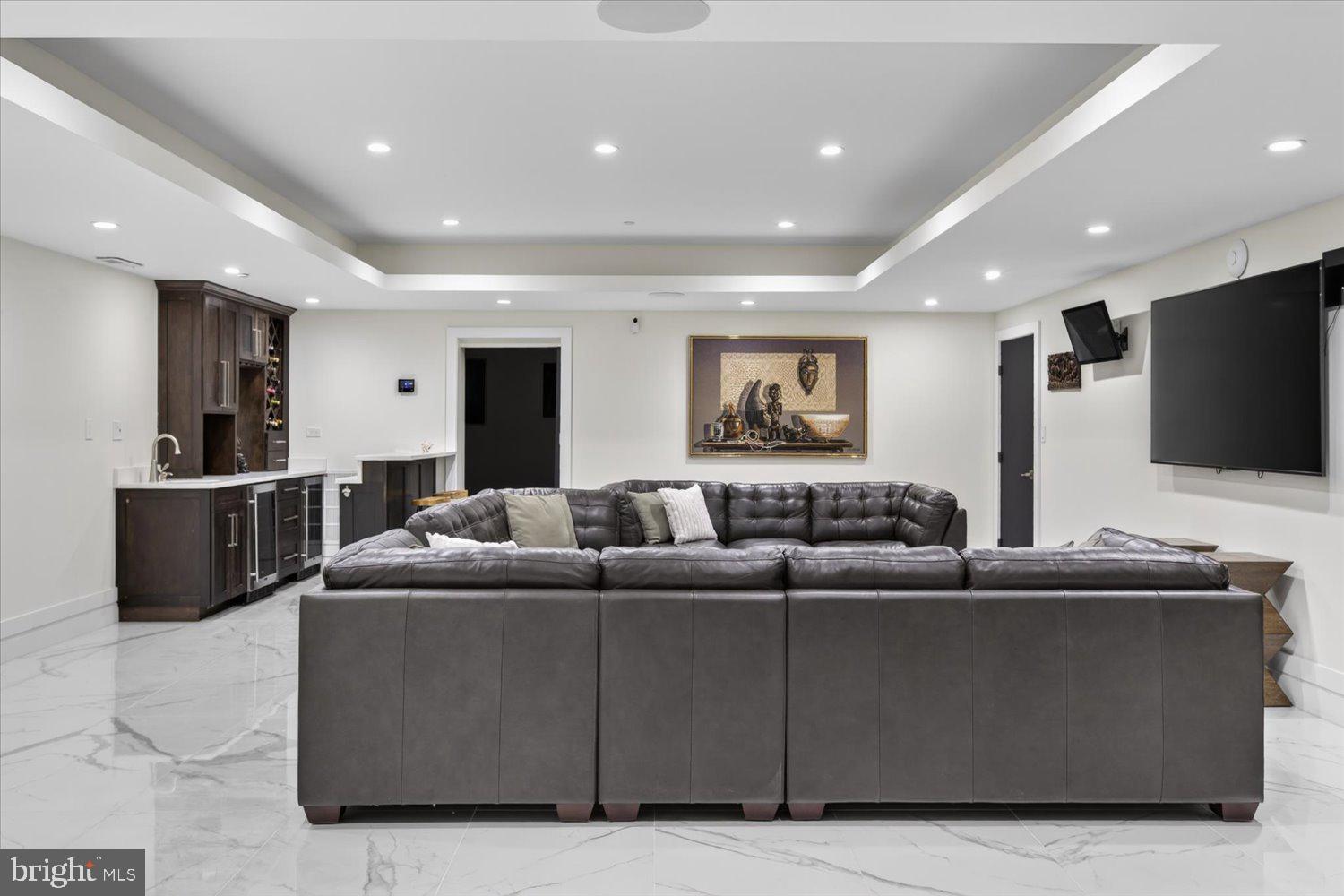 FOREST HILLS - Residential