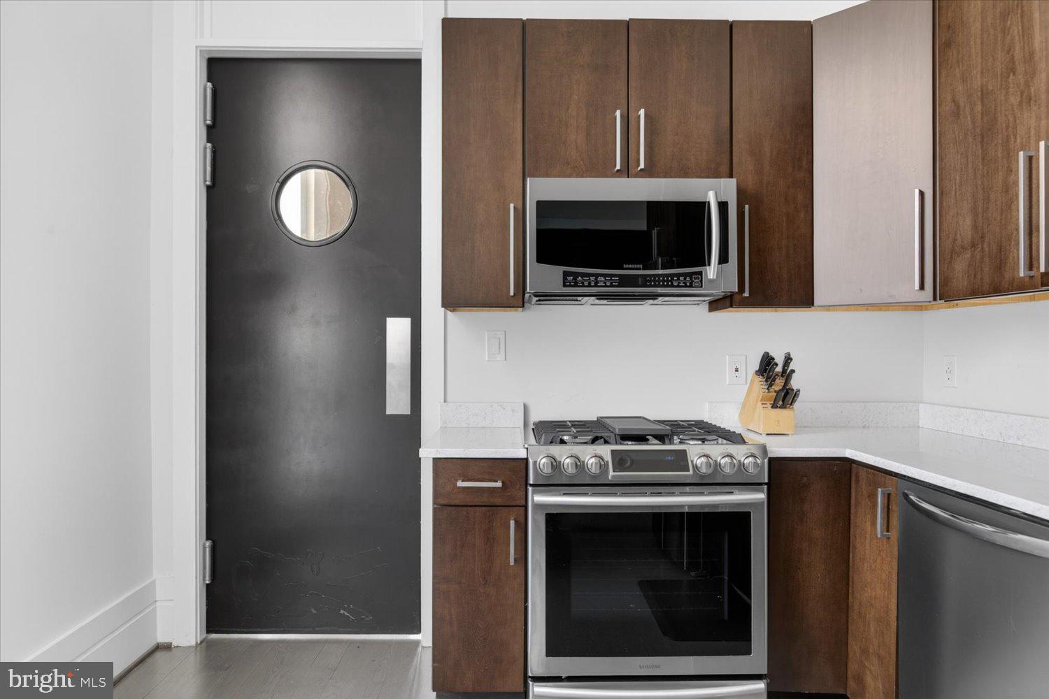 FOREST HILLS - Residential
