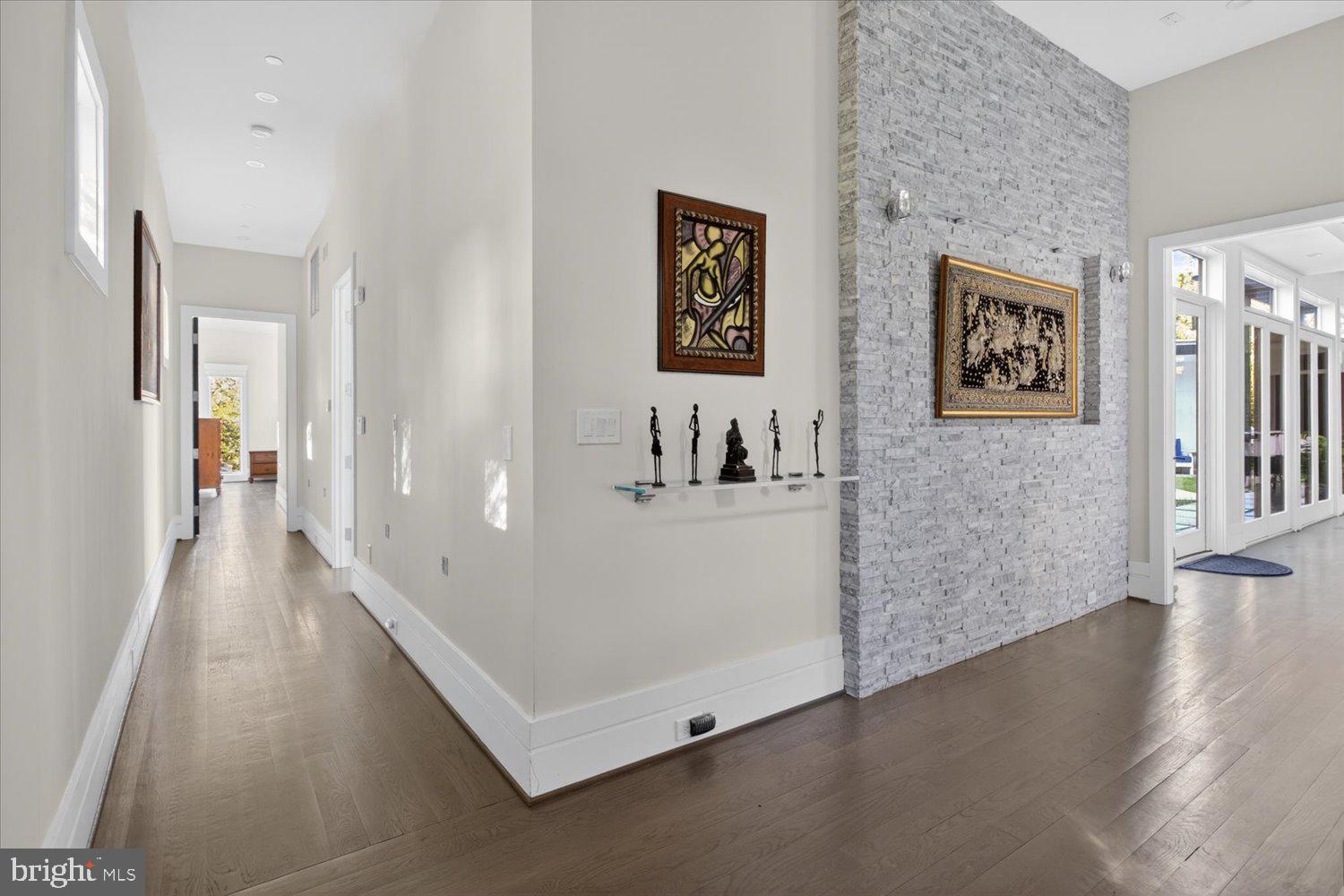 FOREST HILLS - Residential