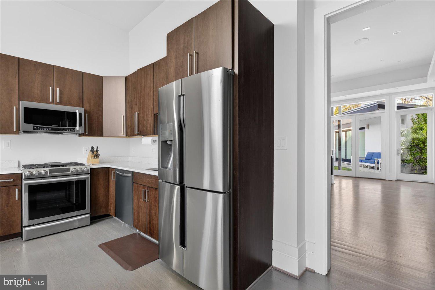 FOREST HILLS - Residential