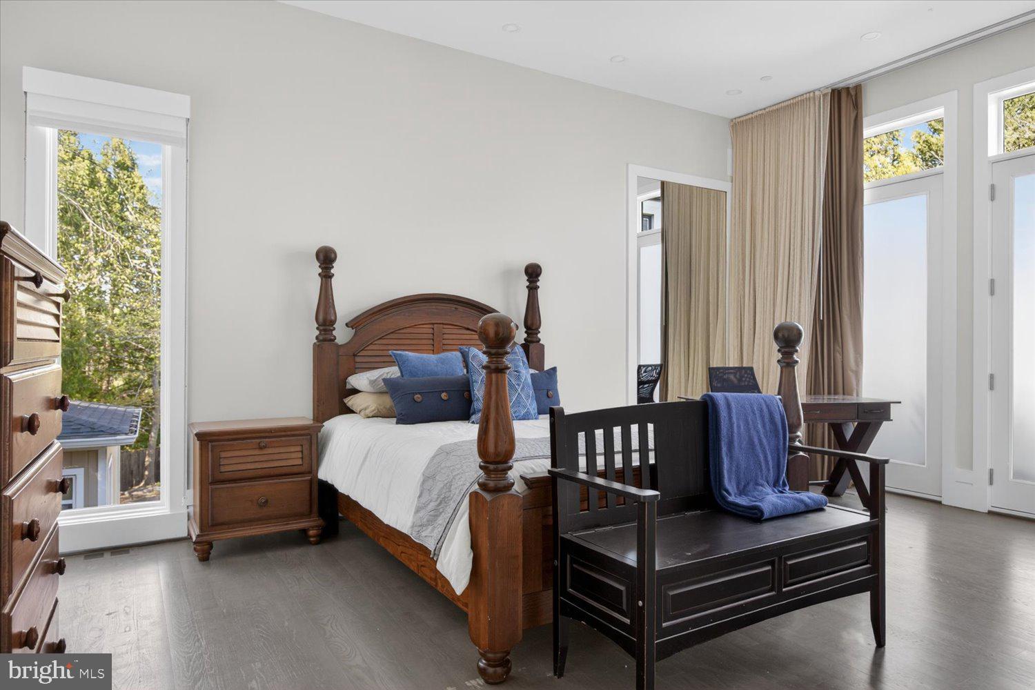 FOREST HILLS - Residential