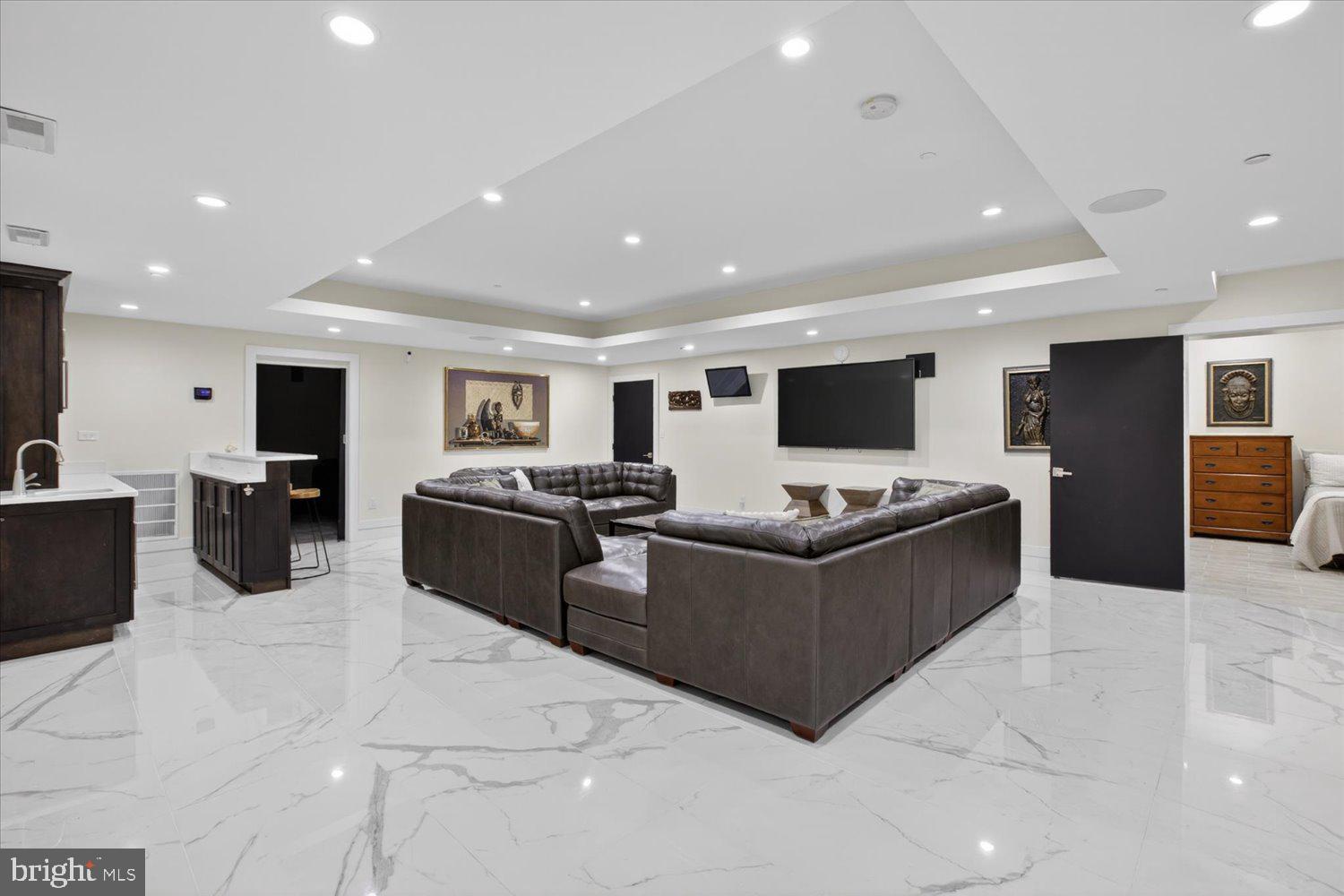 FOREST HILLS - Residential
