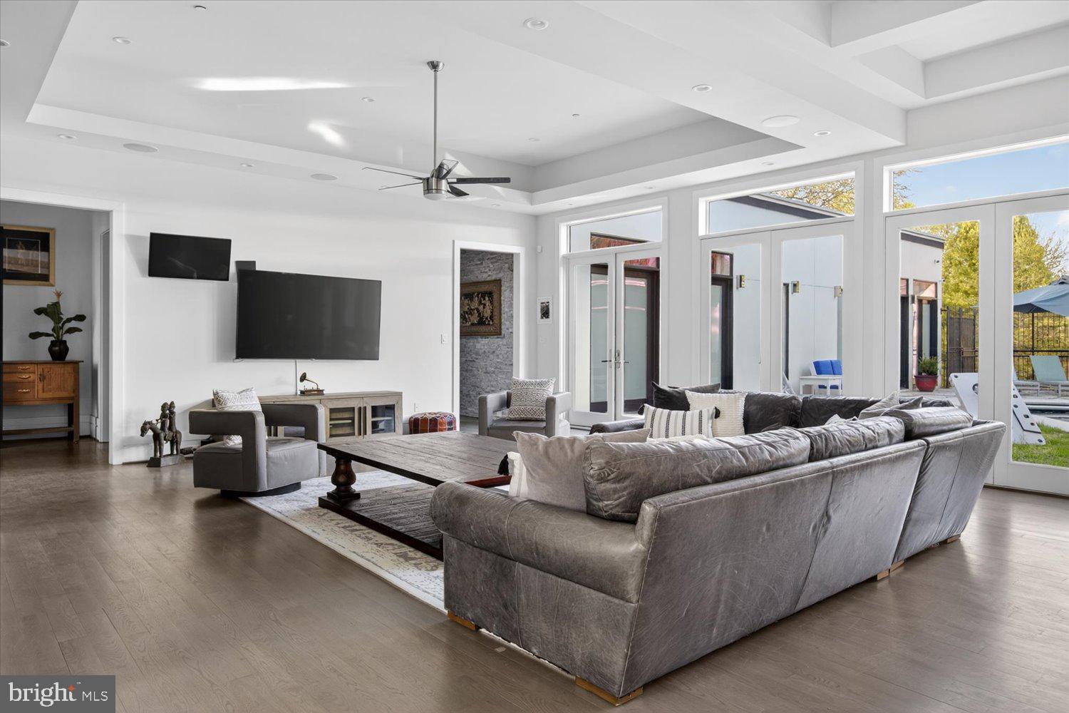 FOREST HILLS - Residential