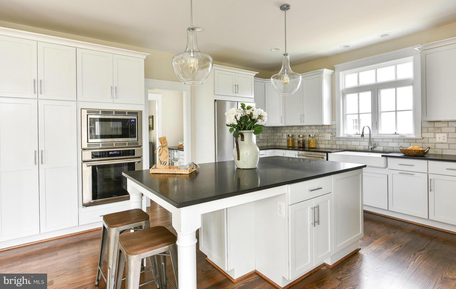 BEVERLEY HILLS - Residential