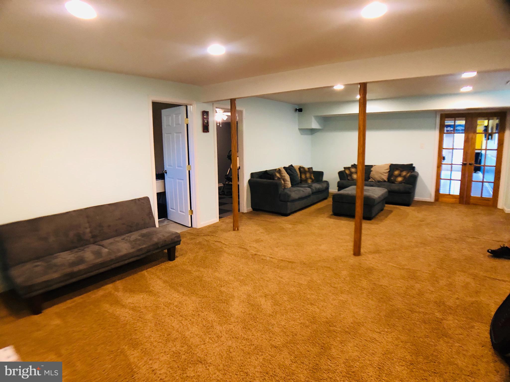 FORT HILL FARMS - Residential