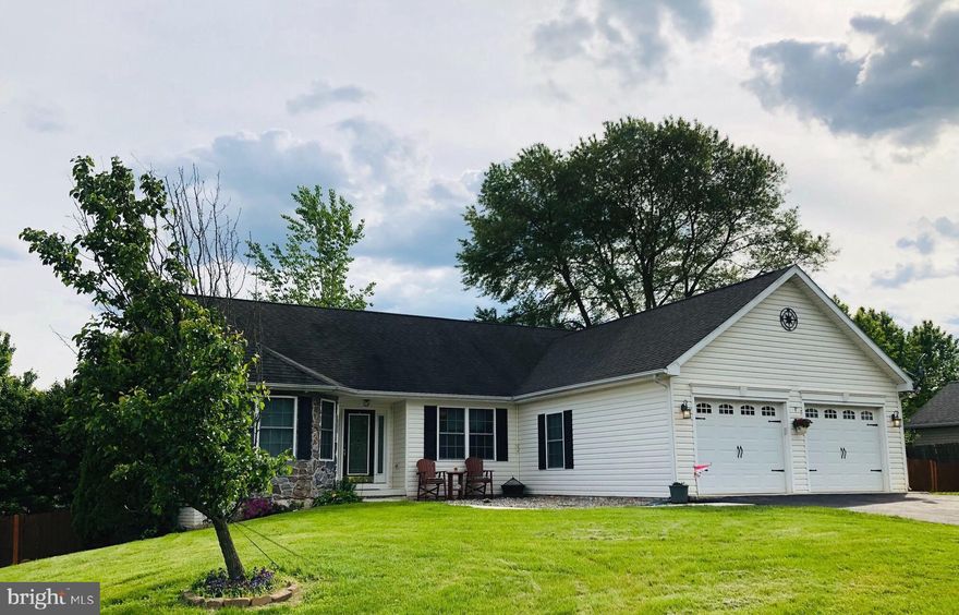 Beautiful stone accents enhance the exterior of this 3 bedroom, 3 bath ranch style home. Freshly painted, new stainless appliances in kitchen, new carpet in all bedrooms. This home offers a  great, room, spacious kitchen with breakfast room & separate dinning room. Master bedroom sits privately situated & features a large master bath with soaking tub with whirlpool jets. Basement is fully finished with large oversized game room with a wet bar, 3 additional rooms that can be used as bedrooms, gym, etc. Speaker system throughout basement. Fenced in backyard! A MUST SEE!