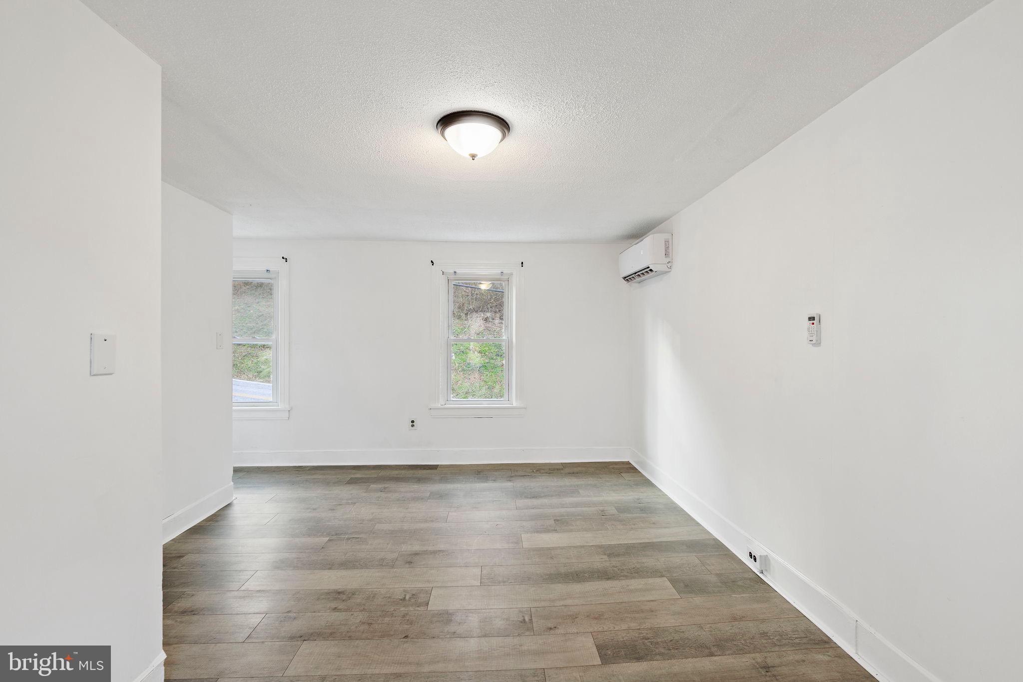 FREELAND - Residential