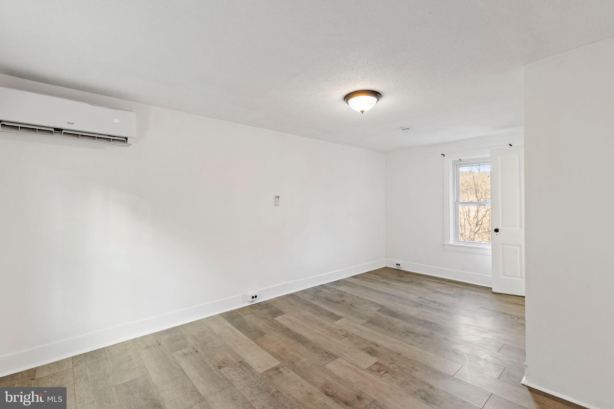 FREELAND - Residential