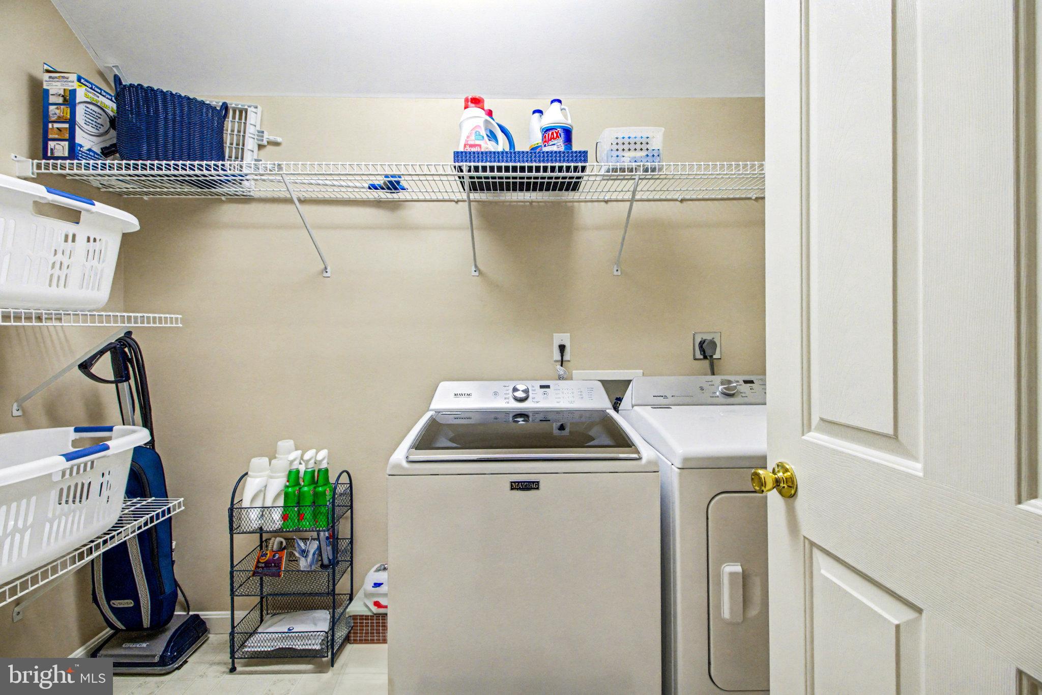 WESTBURY - Residential