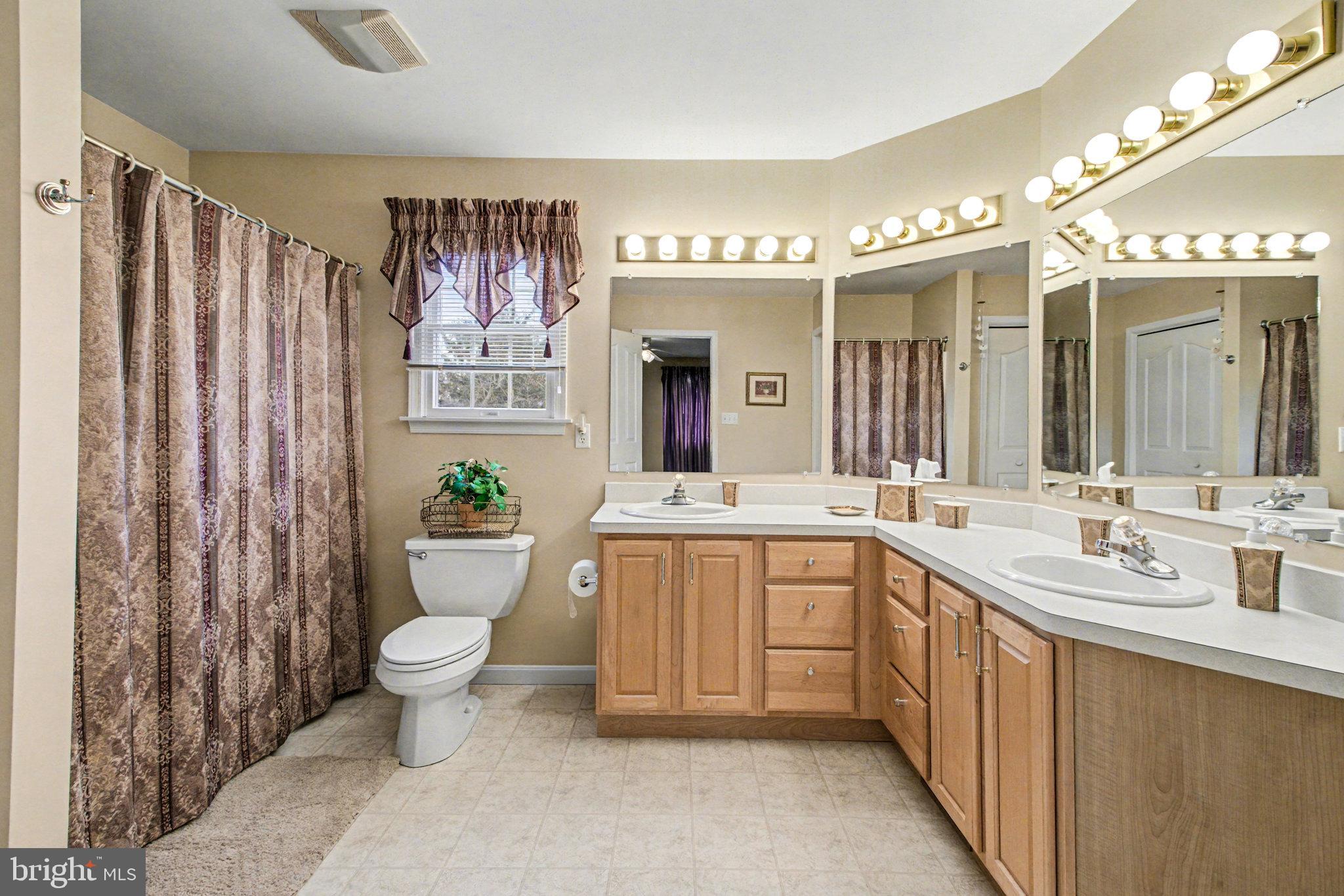 WESTBURY - Residential