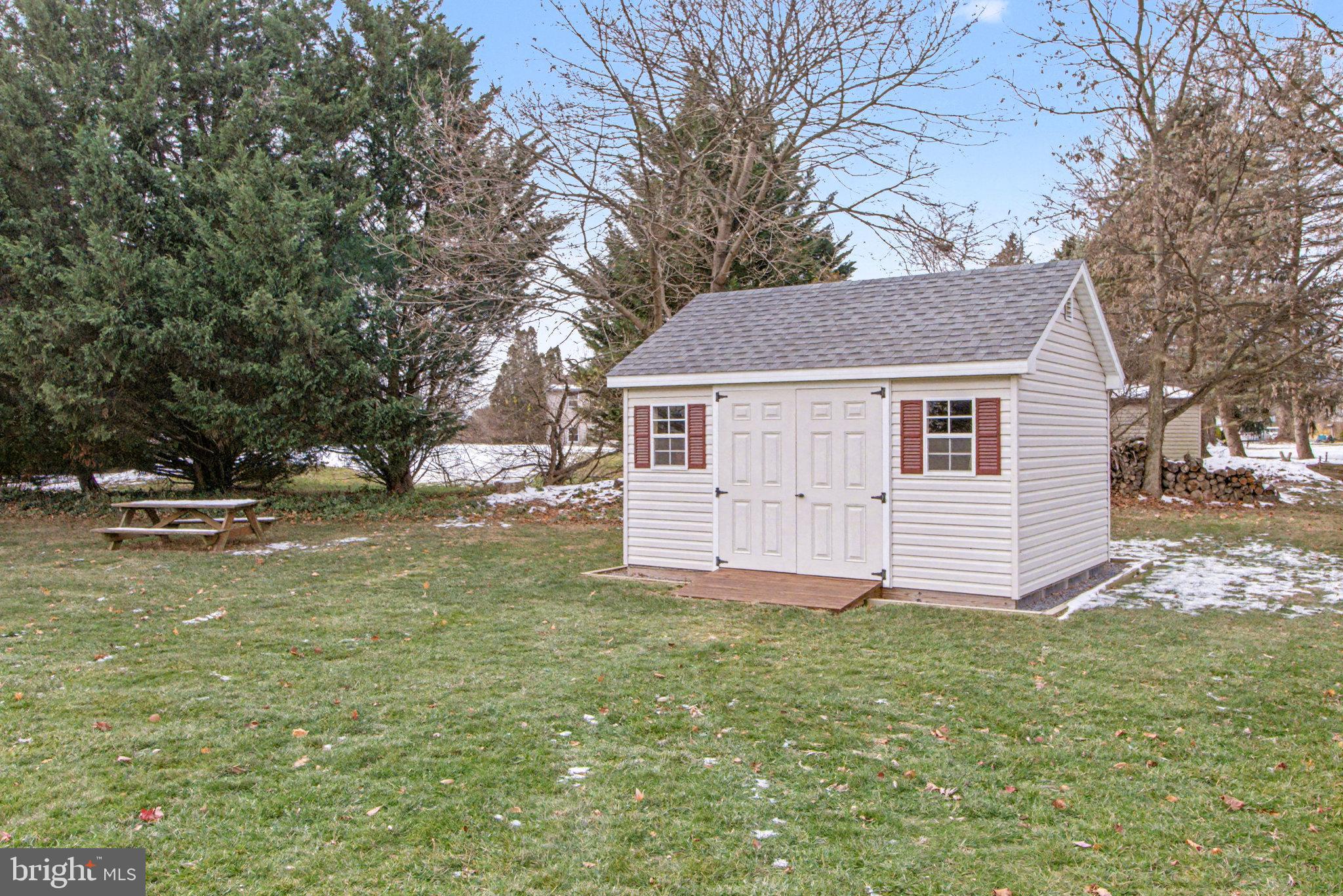 WESTBURY - Residential