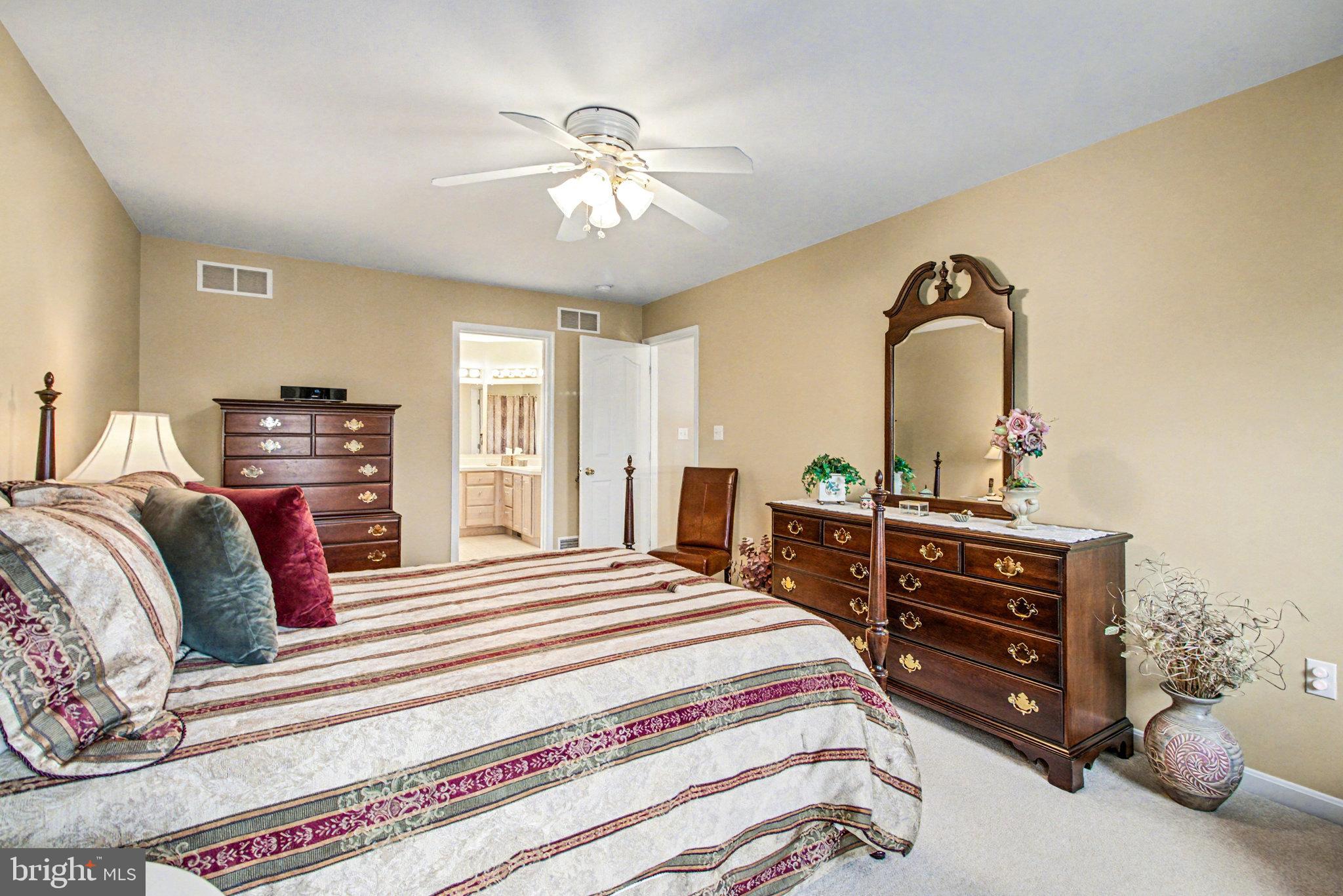 WESTBURY - Residential