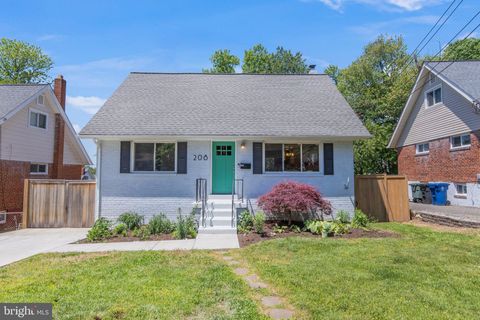 Photo of 208 N Furman Street, ALEXANDRIA, VA 22304 (MLS # VAAX2060540)