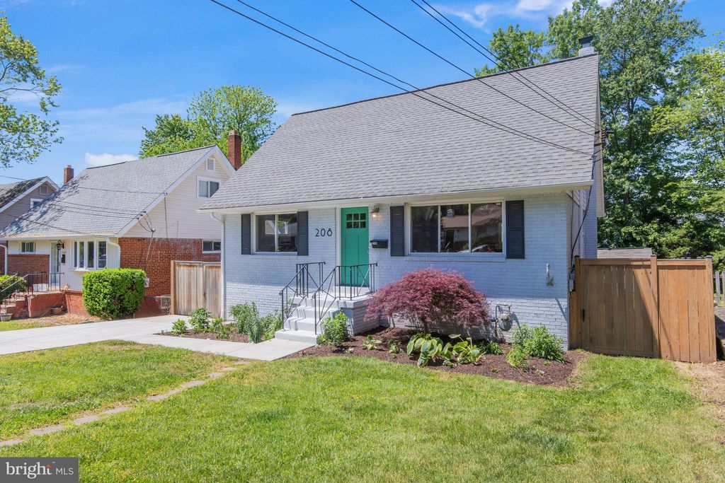 Photo of 208 N Furman Street, ALEXANDRIA, VA 22304 (MLS # VAAX2060540)