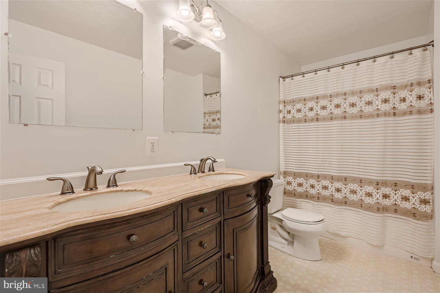 BRIMFIELD - Residential