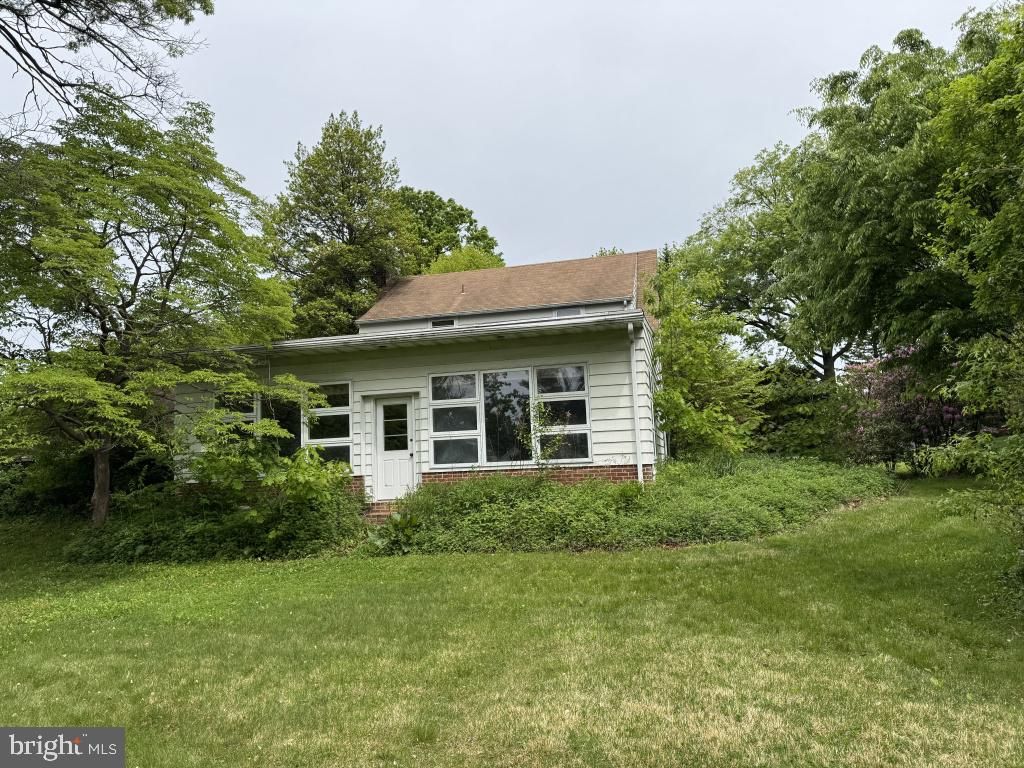 Photo of 1996 Park Plaza, LANCASTER, PA 17601 (MLS # PALA2089414)