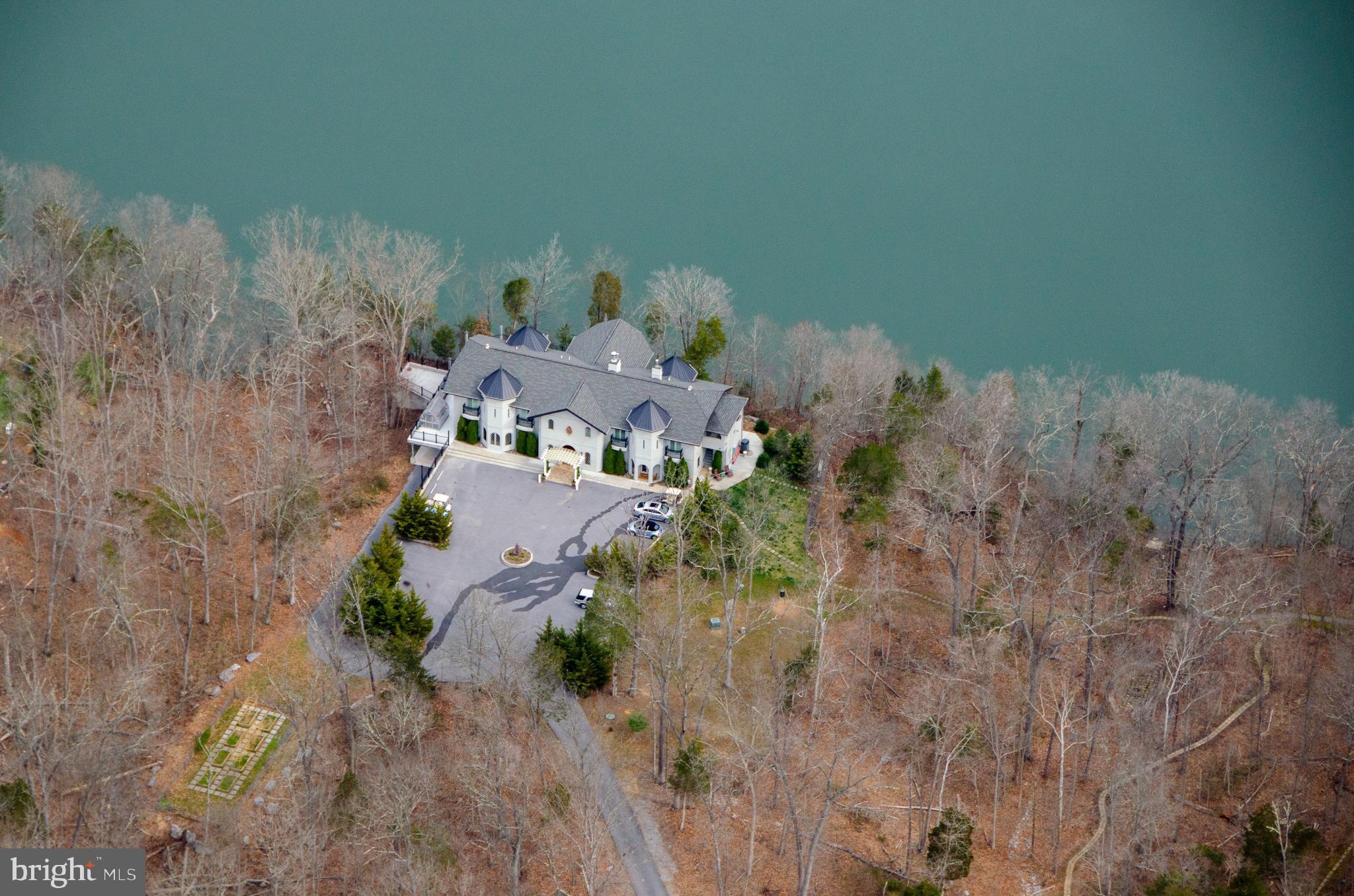 SHEPHERDS COVE - Residential