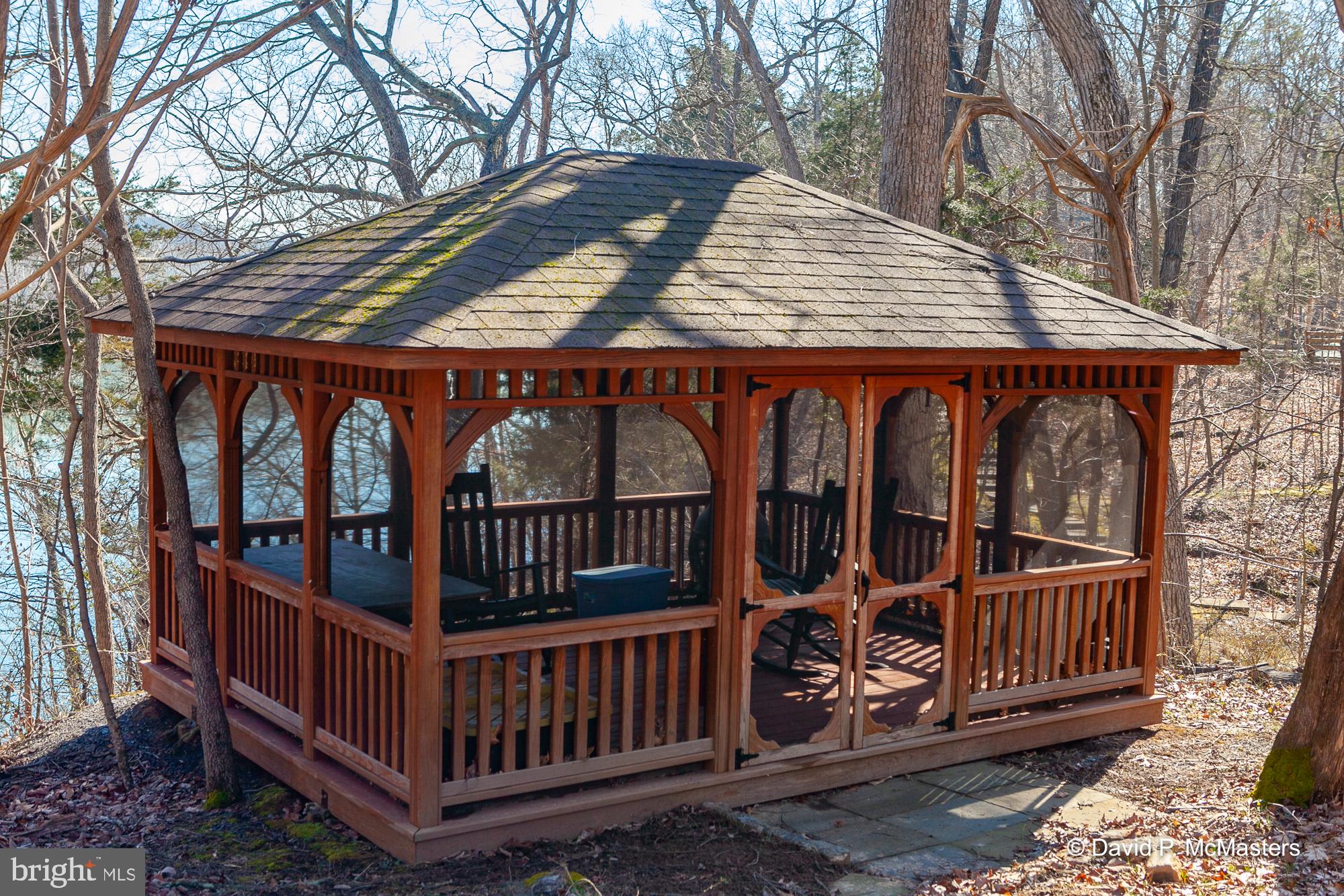 SHEPHERDS COVE - Residential