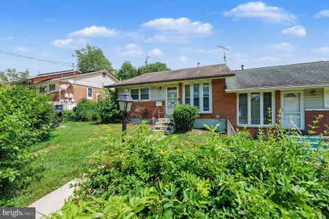 Townhouse For Sale - 2603 Afton Street<br/> TEMPLE HILLS, MD 20748