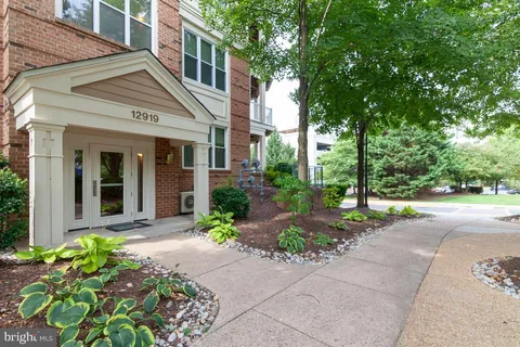 12919 Alton Square Unit 302, Herndon, VA MLS: VAFX2227398