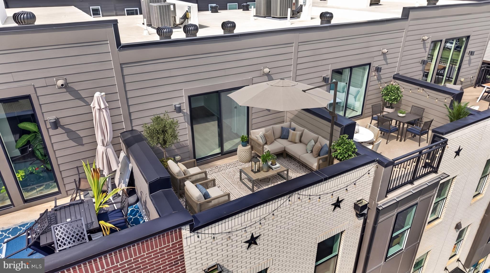 112 GLASS LANE