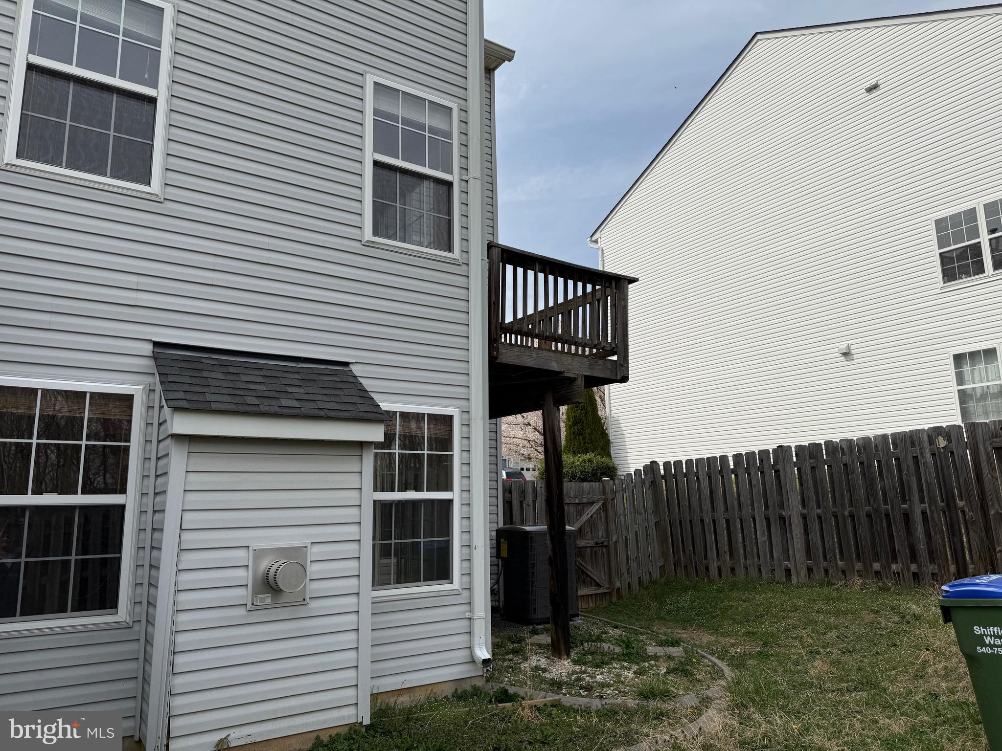 SALEM FIELDS - Residential Lease