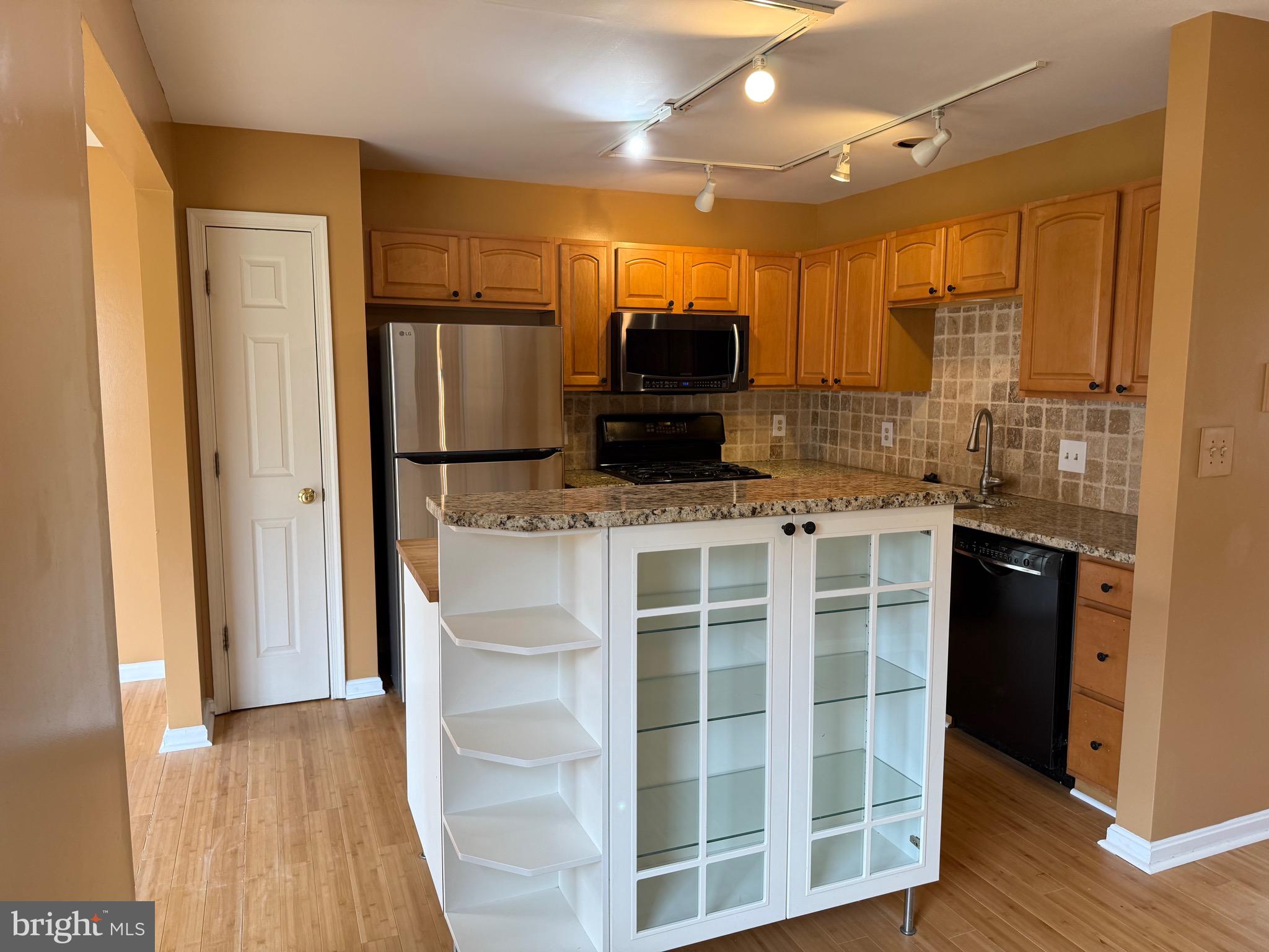 SALEM FIELDS - Residential Lease