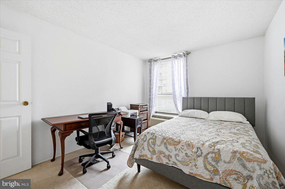 PLYMOUTH HILL - Residential