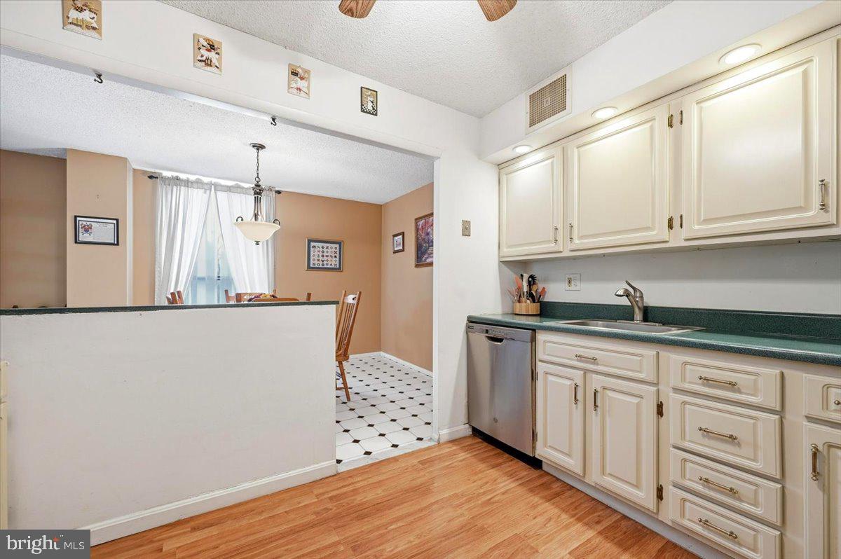 PLYMOUTH HILL - Residential