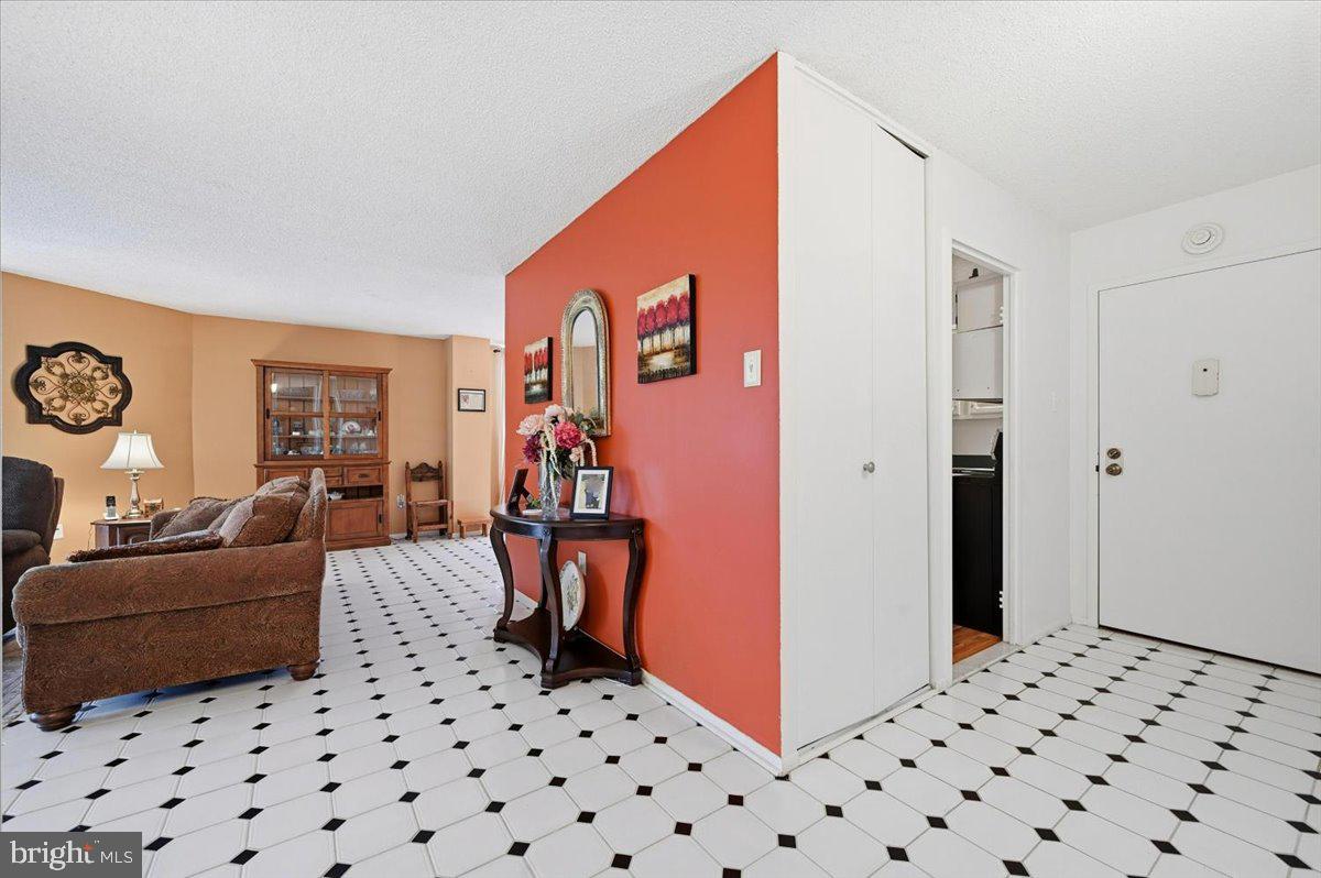 PLYMOUTH HILL - Residential