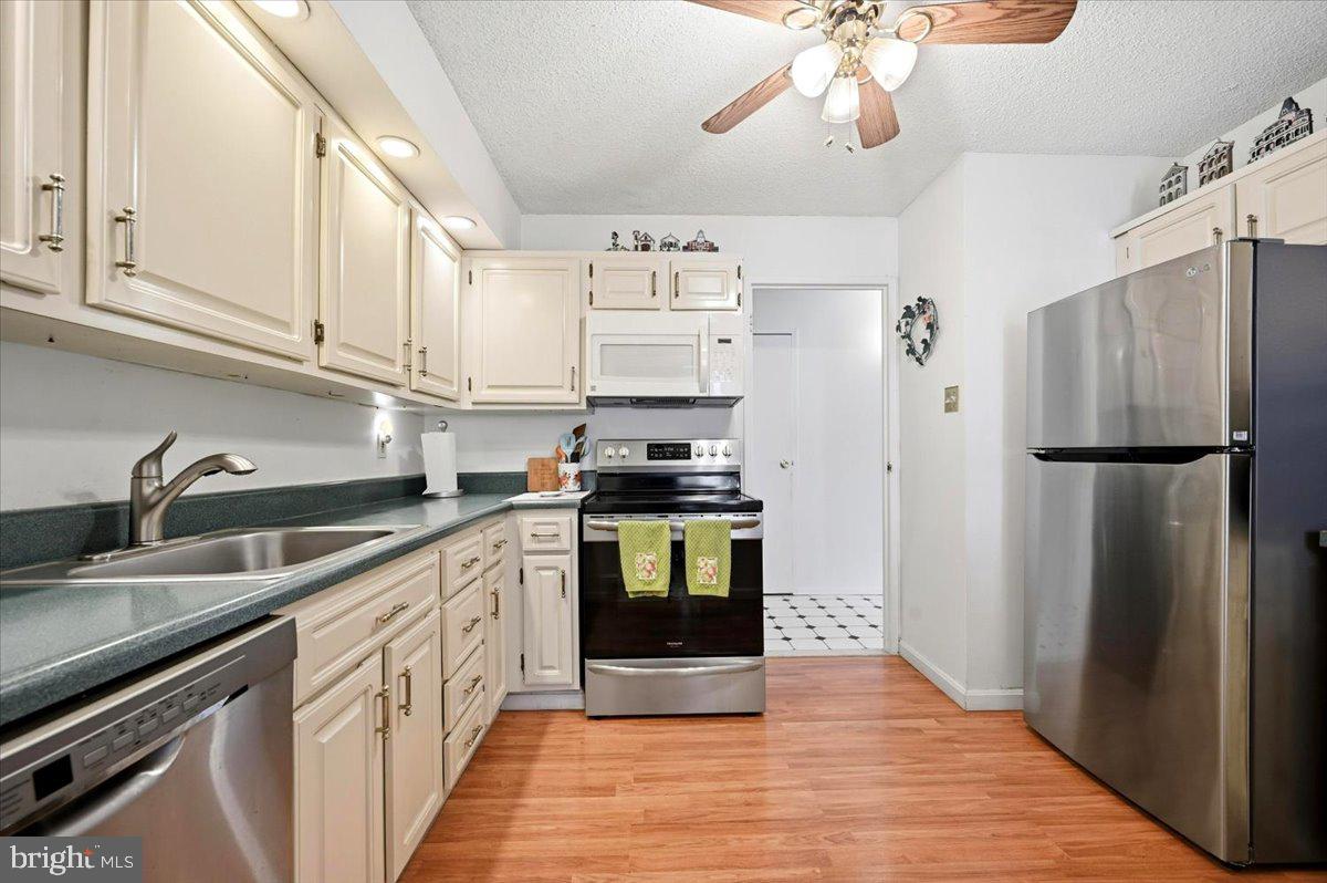 PLYMOUTH HILL - Residential