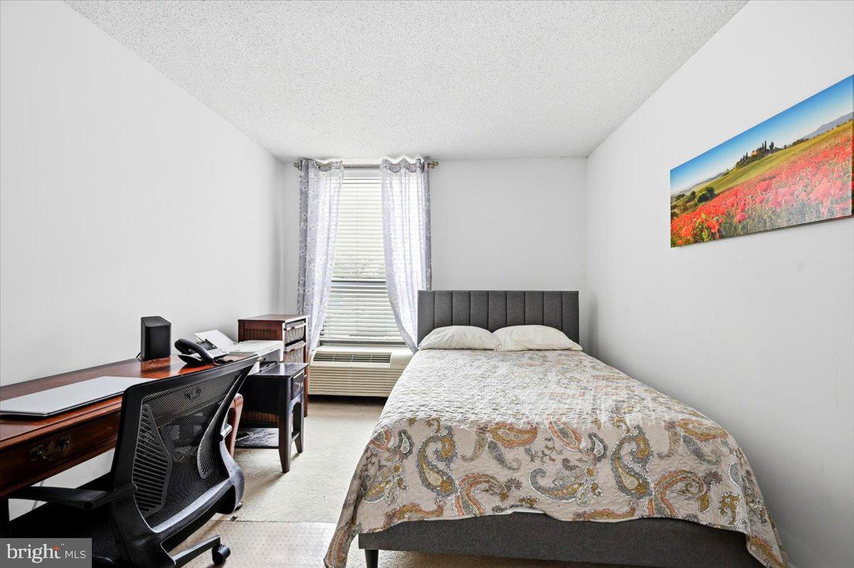 PLYMOUTH HILL - Residential