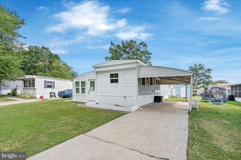 Homes For Sale - 103 Conestoga Road<br/> MIDDLE RIVER, MD 21220