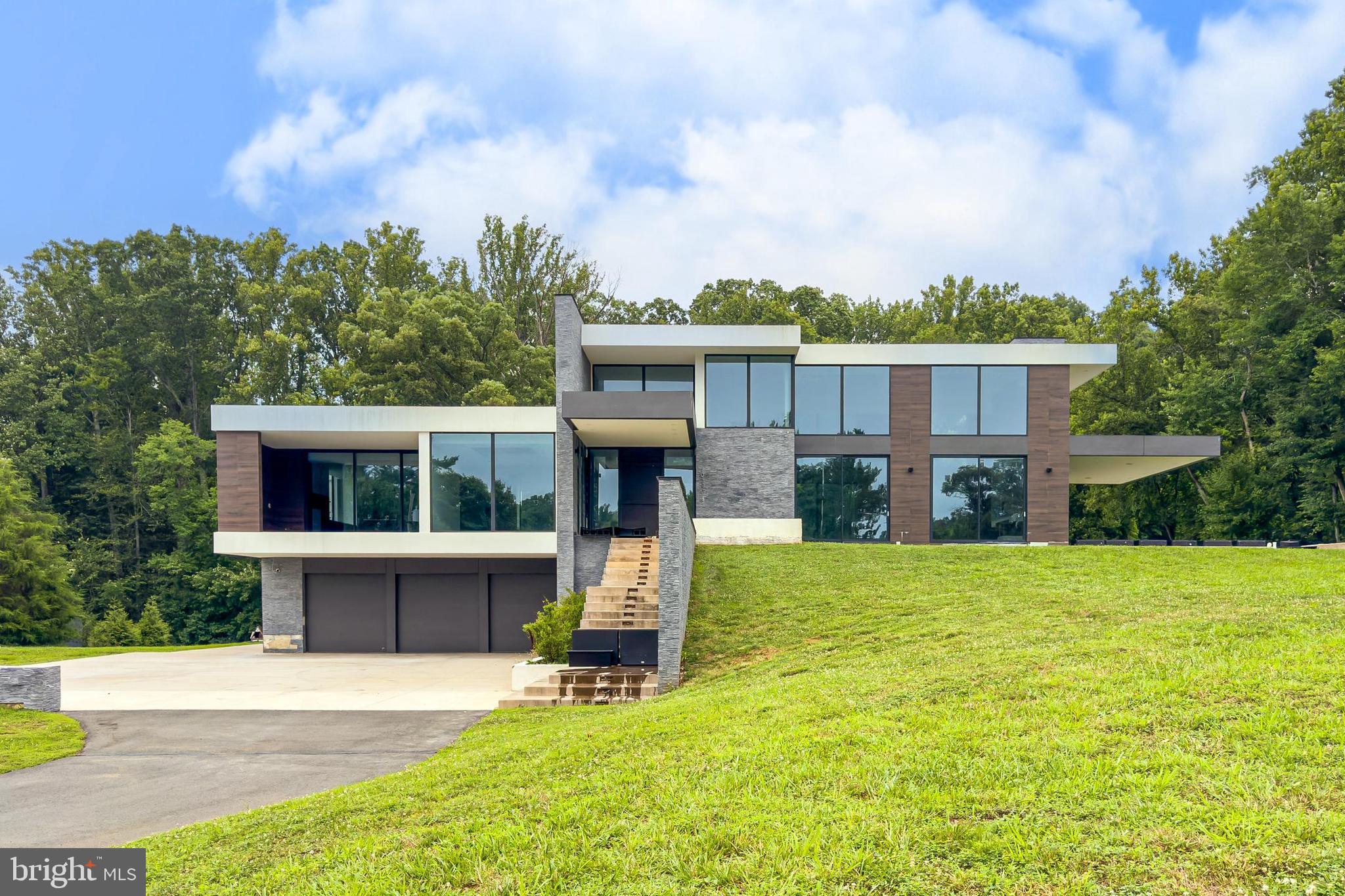10590 BEACH MILL ROAD