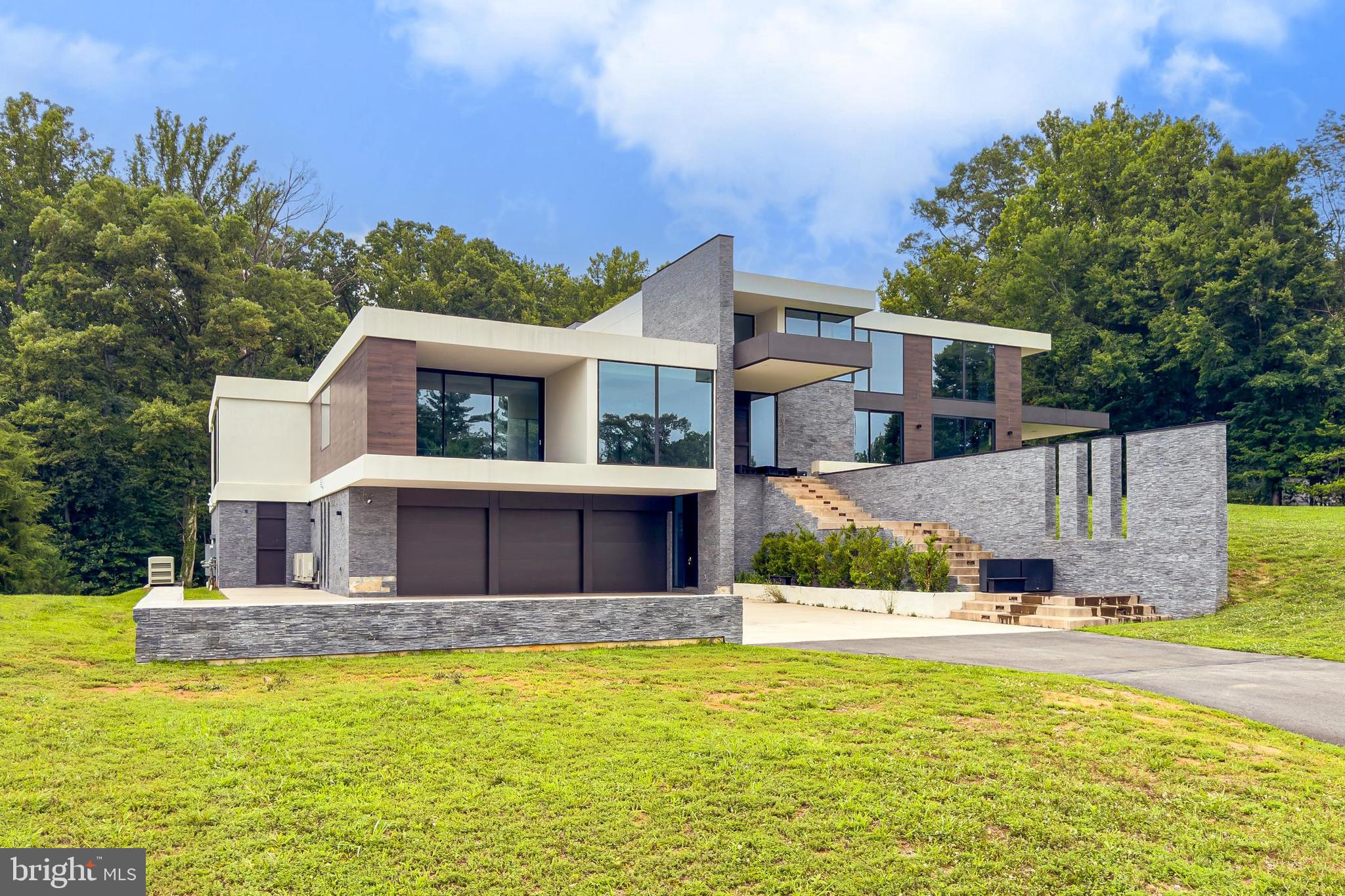 10590 BEACH MILL ROAD