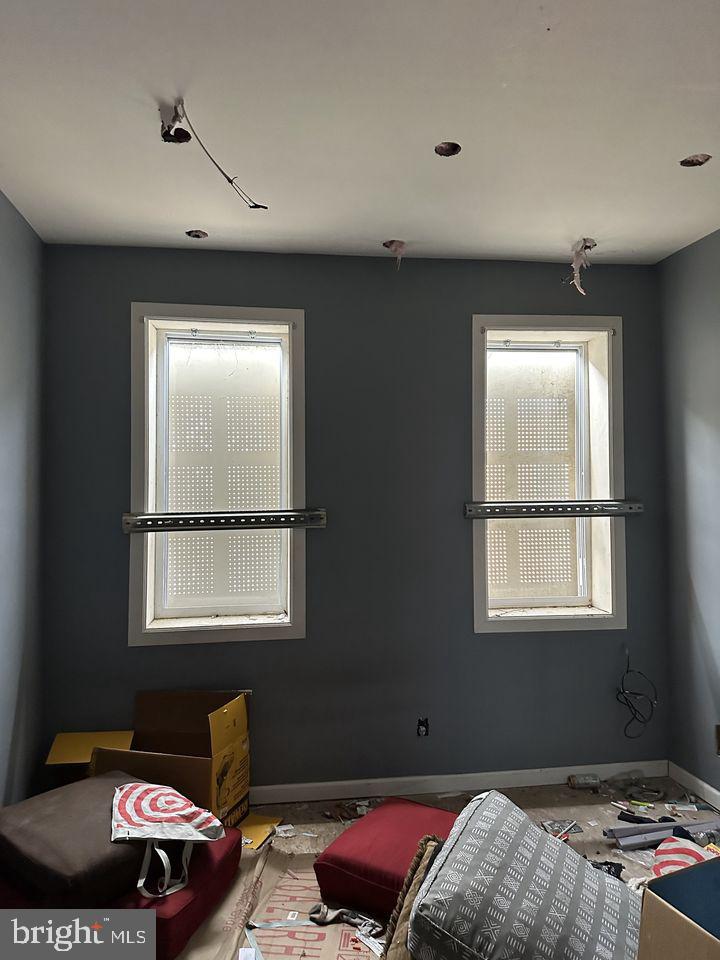 KENSINGTON - Residential