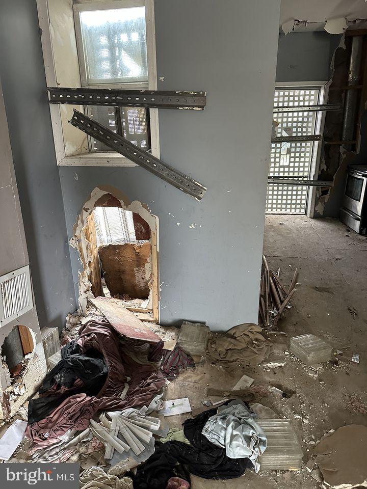 KENSINGTON - Residential