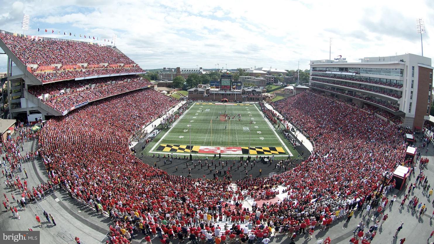 COLLEGE PARK - Residential Lease