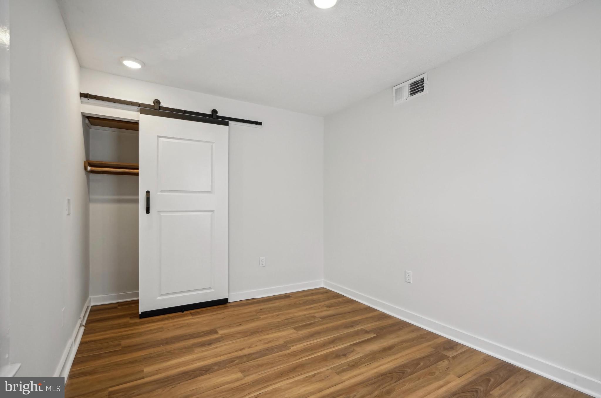 COLLEGE PARK - Residential Lease
