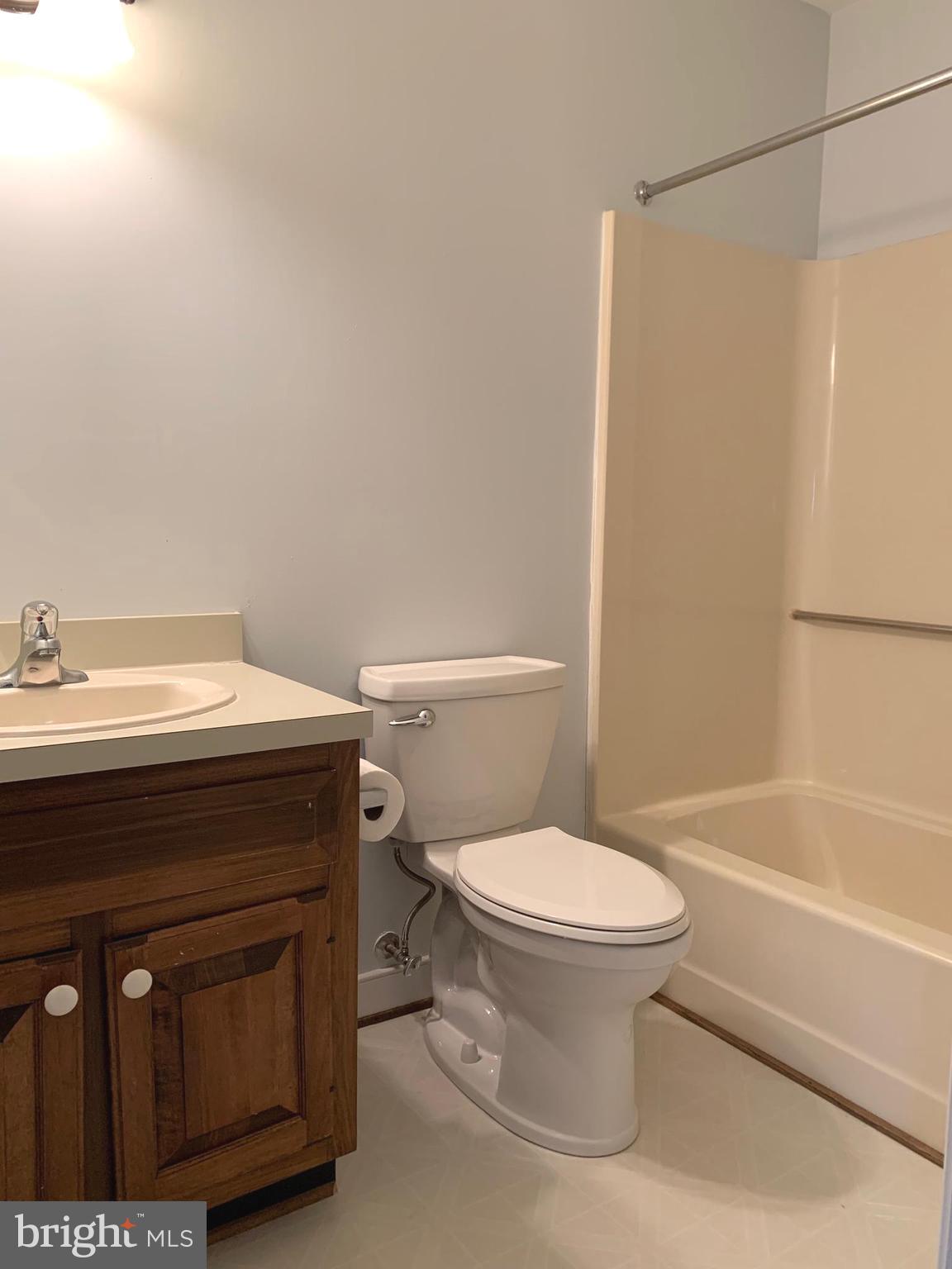 FEDERAL SQUARE - Residential Lease