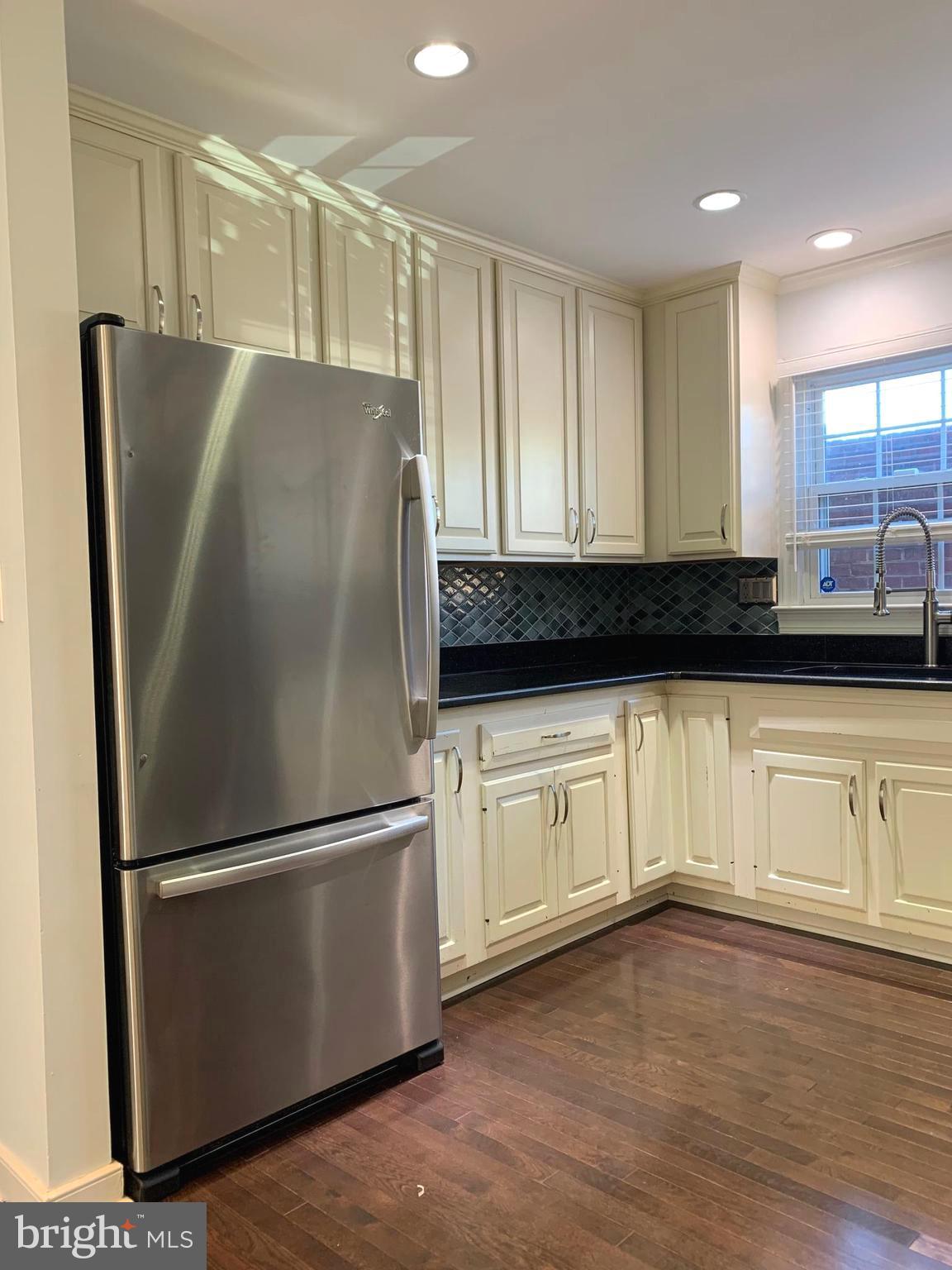 FEDERAL SQUARE - Residential Lease