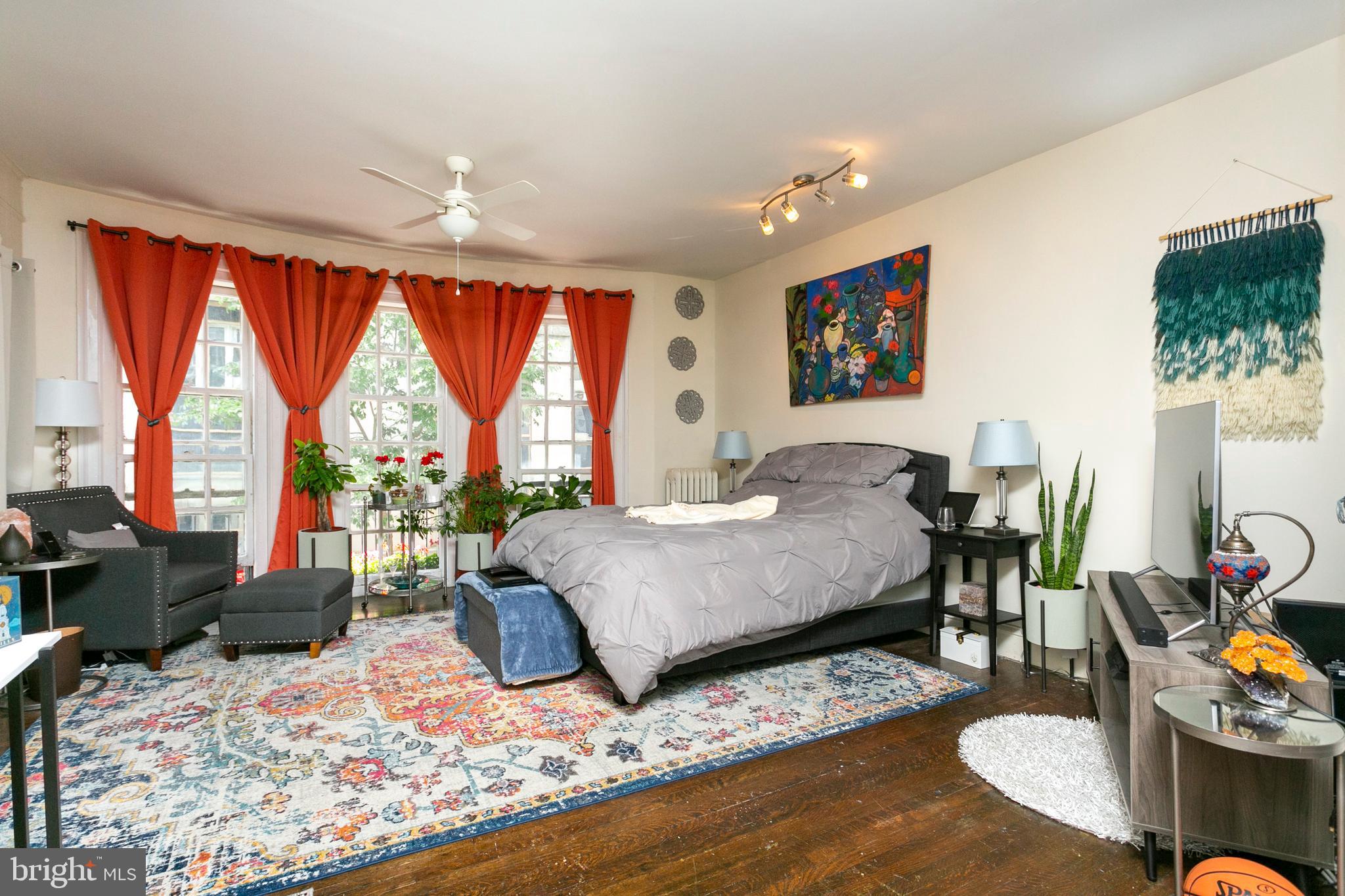 RITTENHOUSE SQUARE - Commercial Sale