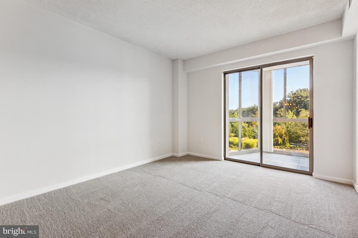 LEISURE WORLD - Residential