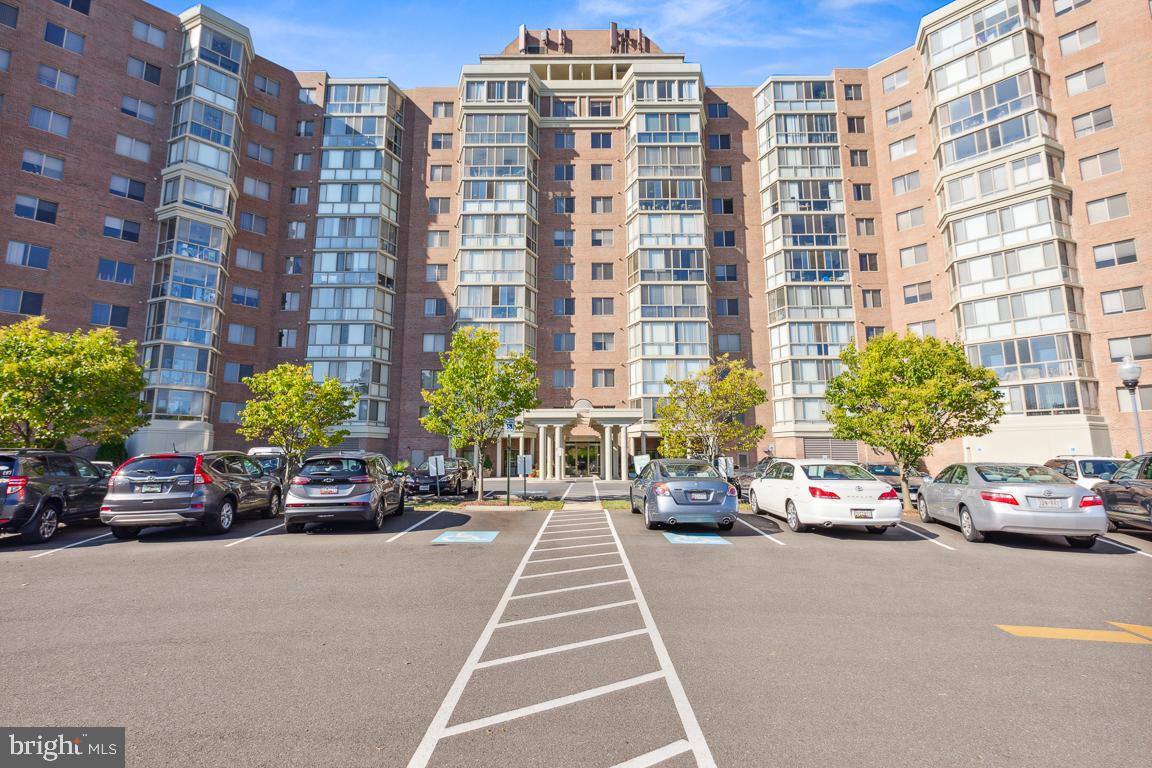 LEISURE WORLD - Residential