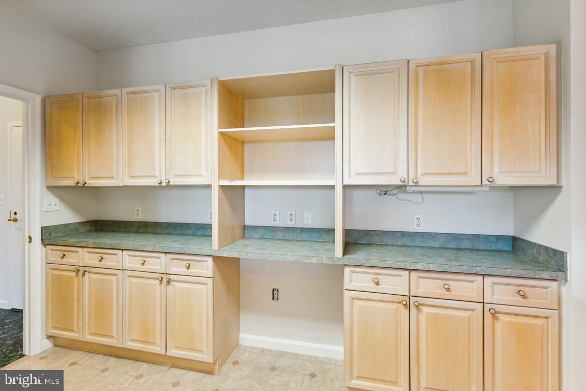 LEISURE WORLD - Residential